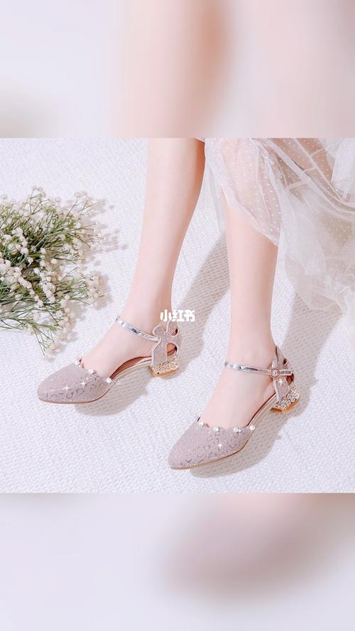 儿童水晶高跟鞋女公主，美丽外表下藏着哪些成长隐患？-第2张图片-郑州医学网