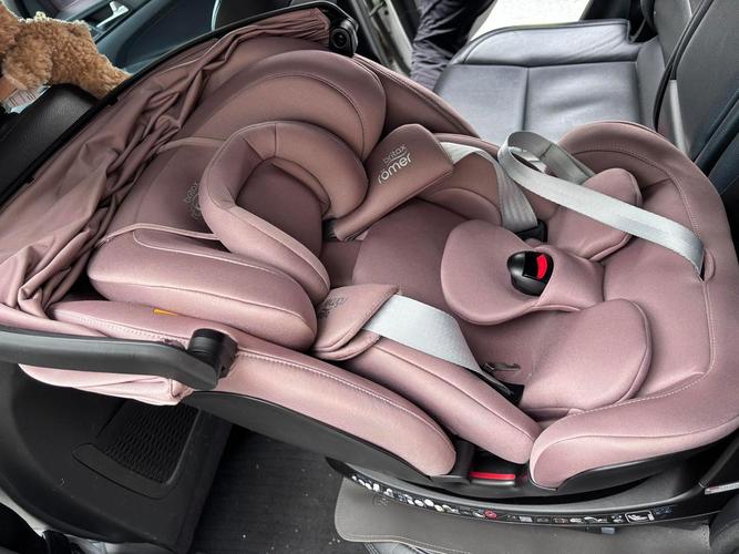 一个月新生儿用安全座椅真的安全吗？正确安装和选购要注意什么？-第3张图片-郑州医学网