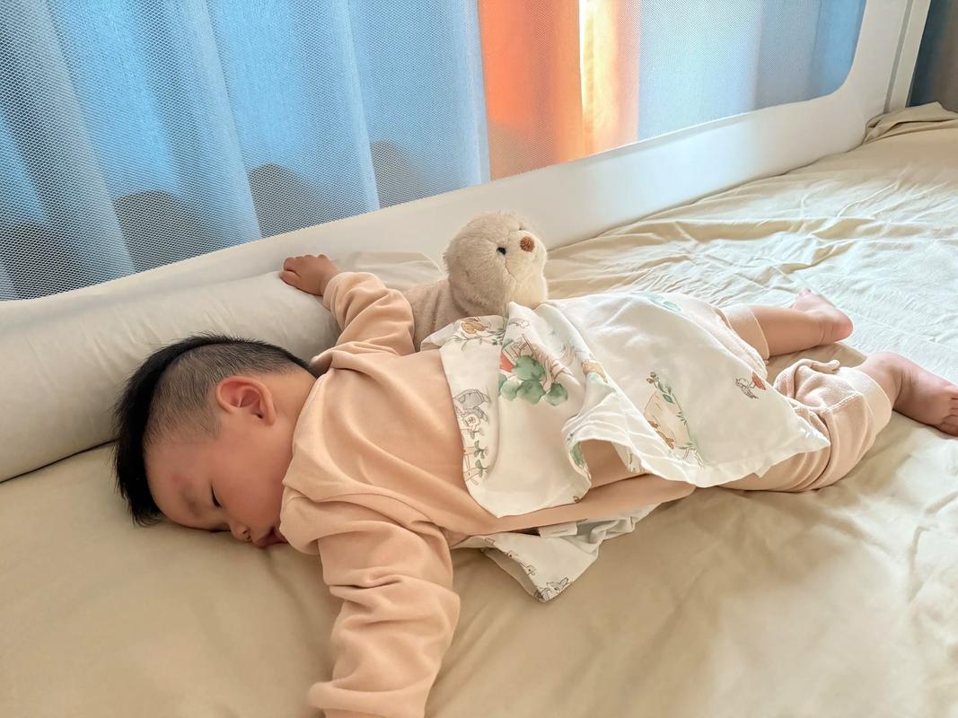 新生儿睡觉时偶尔抖动，是正常生理反应还是潜在健康信号？-第2张图片-郑州医学网