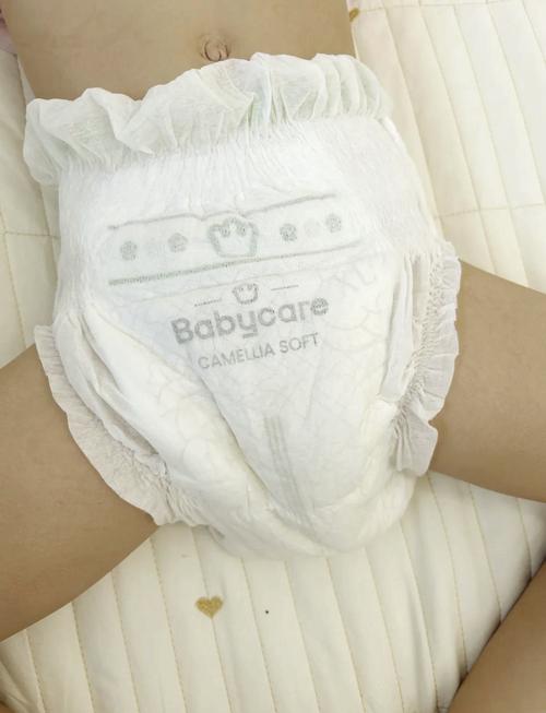 新生儿尿布选什么材质才最安全舒适？棉柔、无纺布哪种更适合宝宝娇嫩肌肤？-第1张图片-郑州医学网