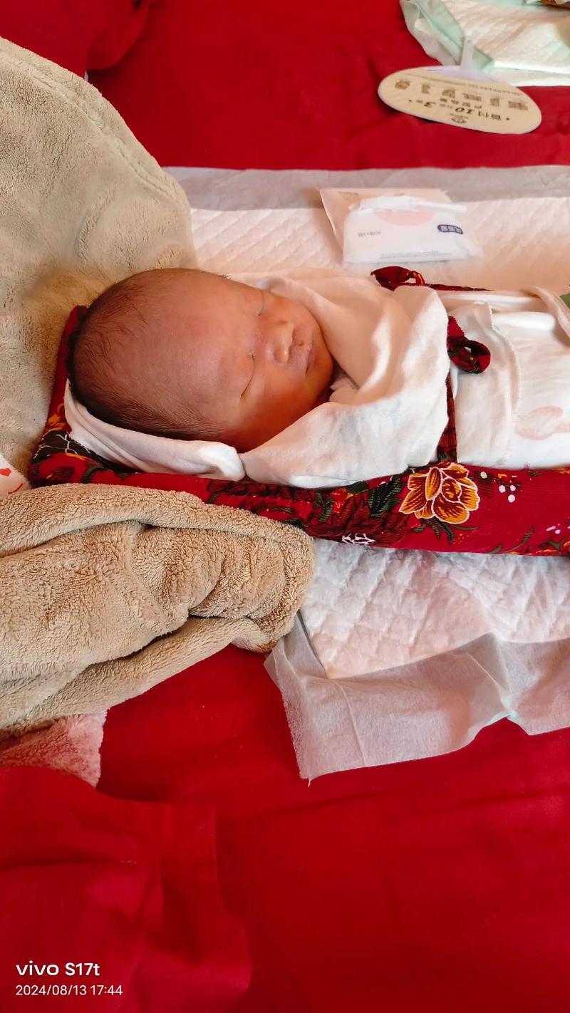 新生儿手机闪光灯误闪会伤眼睛吗?家长该怎么做才安全?-第3张图片-郑州医学网 新生儿手机闪光灯误闪会伤眼睛吗?家长该怎么做才安全?-第3张图片-郑州医学网