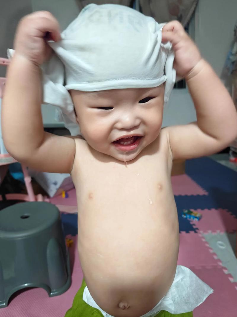 新生儿挣扎憋劲爱放屁是正常现象还是消化问题？-第1张图片-郑州医学网