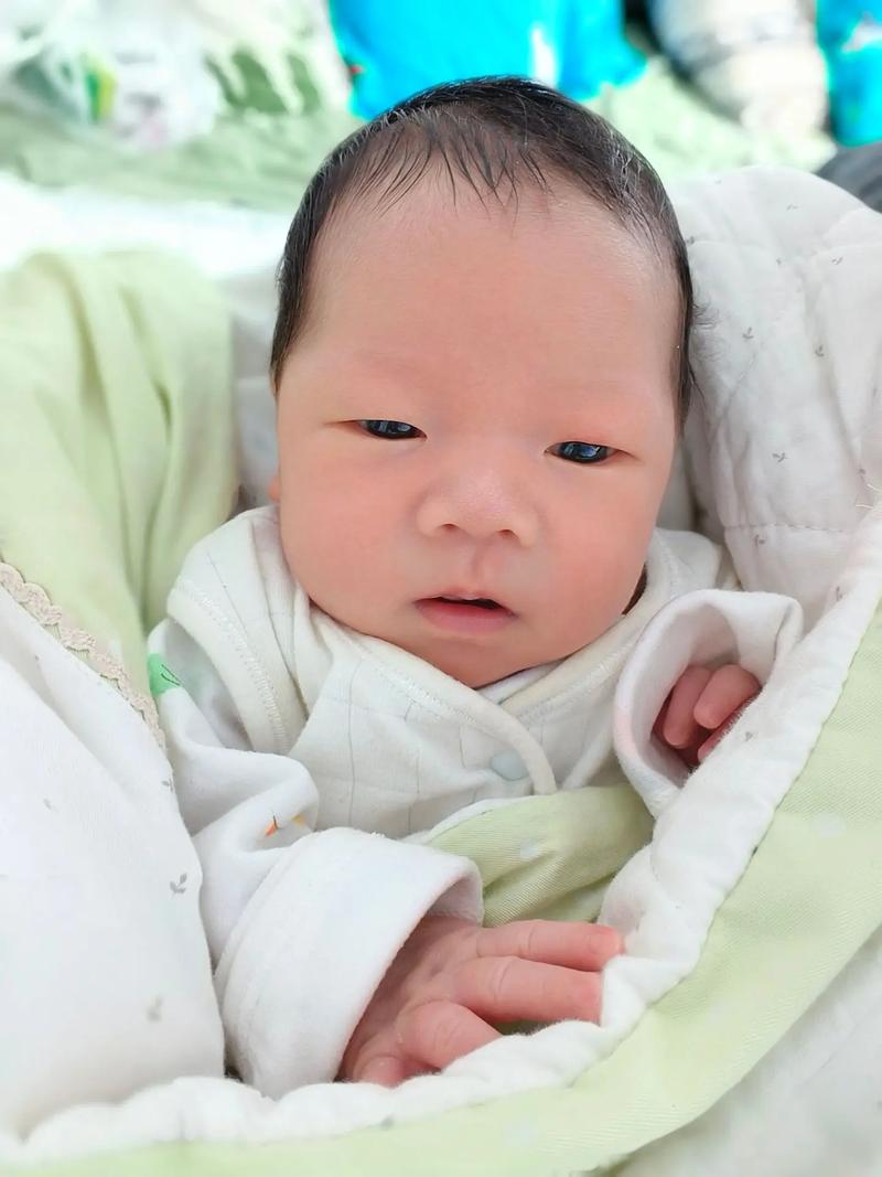 新生儿顺产后面部发紫是否属于正常生理现象?-第1张图片-郑州医学网 新生儿顺产后面部发紫是否属于正常生理现象?-第1张图片-郑州医学网