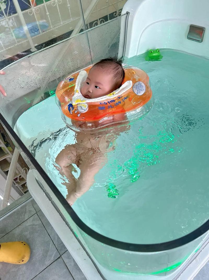 新生儿经常游泳是否真的有益健康？潜在风险与科学建议有哪些？-第1张图片-郑州医学网
