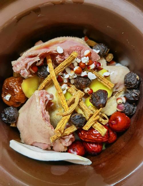 怀孕期间喝鸽子汤真的安全吗?对胎儿发育有影响吗?-第1张图片-郑州医学网 怀孕期间喝鸽子汤真的安全吗?对胎儿发育有影响吗?-第1张图片-郑州医学网