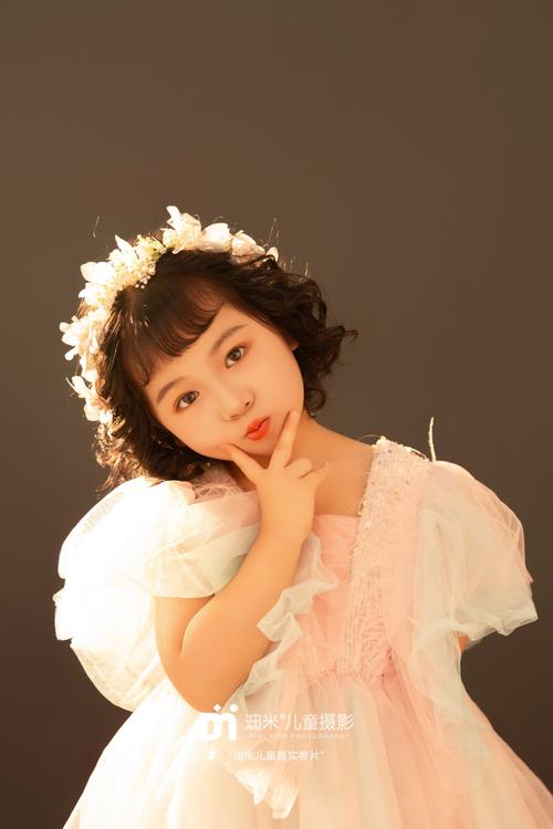 儿童艺术照一套价格差异大,具体费用受哪些因素影响?-第1张图片-郑州医学网 儿童艺术照一套价格差异大,具体费用受哪些因素影响?-第1张图片-郑州医学网