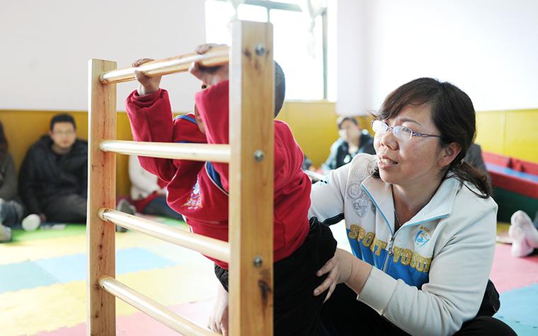 新生儿头往后仰一定是脑瘫吗？这种异常姿势需要警惕哪些问题？-第3张图片-郑州医学网