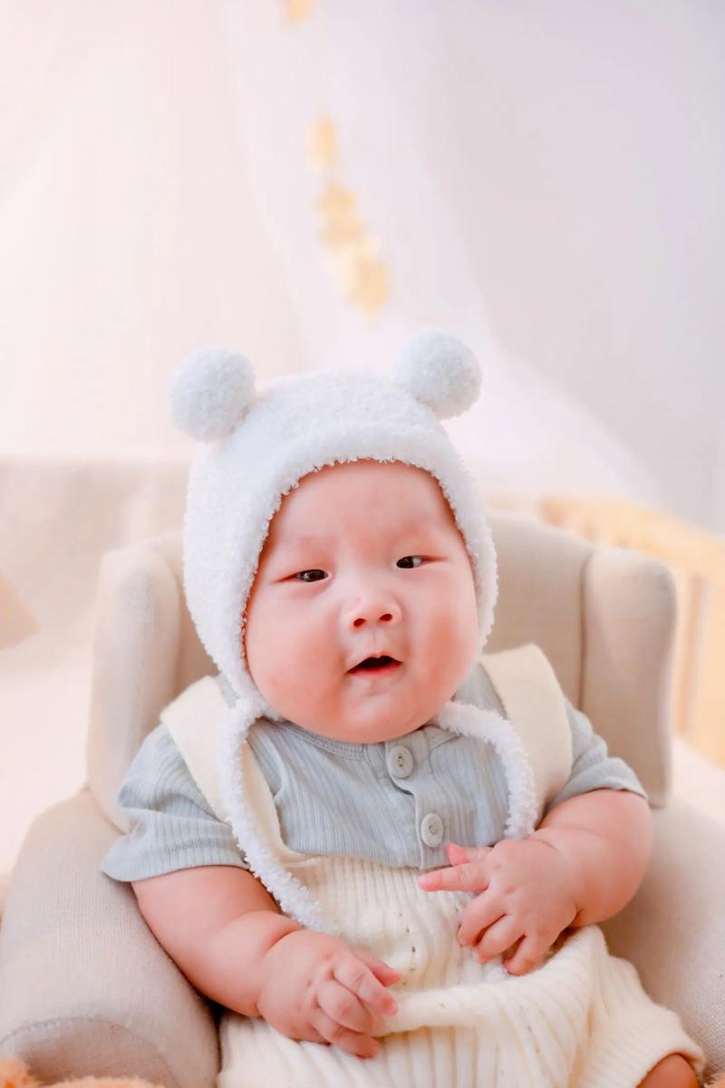 新生儿能看手机屏幕吗?屏幕光会影响视力发育吗?-第2张图片-郑州医学网 新生儿能看手机屏幕吗?屏幕光会影响视力发育吗?-第2张图片-郑州医学网