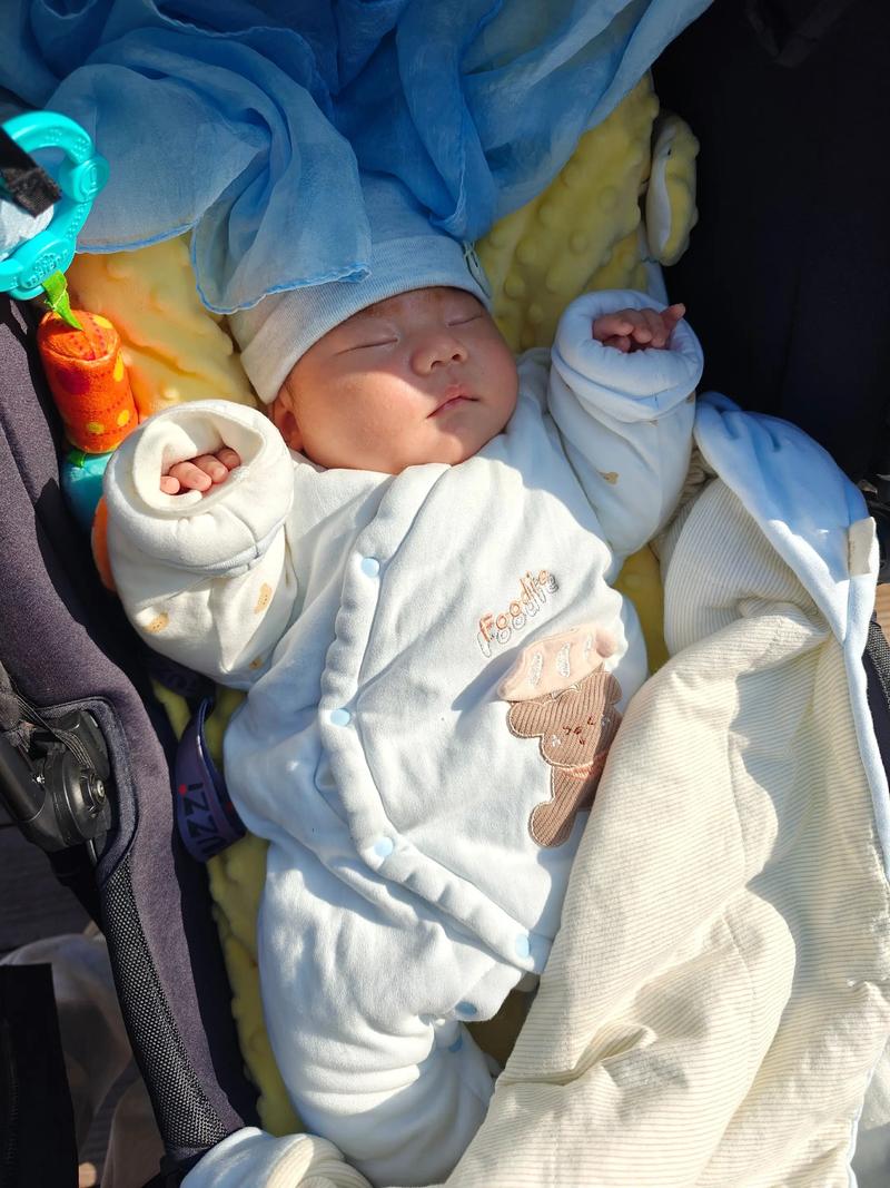 新生儿晒太阳最佳时间是上午还是下午?晒多久合适?需要注意哪些细节?-第2张图片-郑州医学网 新生儿晒太阳最佳时间是上午还是下午?晒多久合适?需要注意哪些细节?-第2张图片-郑州医学网