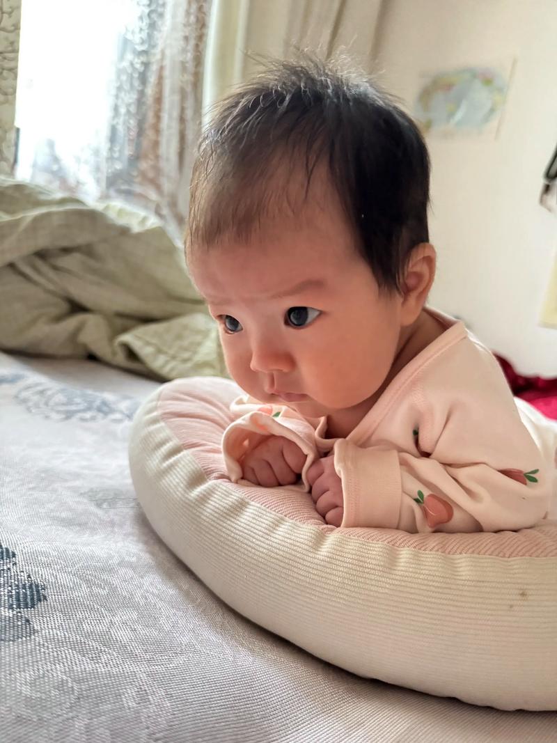 新生儿抬头早是否意味着肌张力高?两者存在必然联系吗?-第2张图片-郑州医学网 新生儿抬头早是否意味着肌张力高?两者存在必然联系吗?-第2张图片-郑州医学网