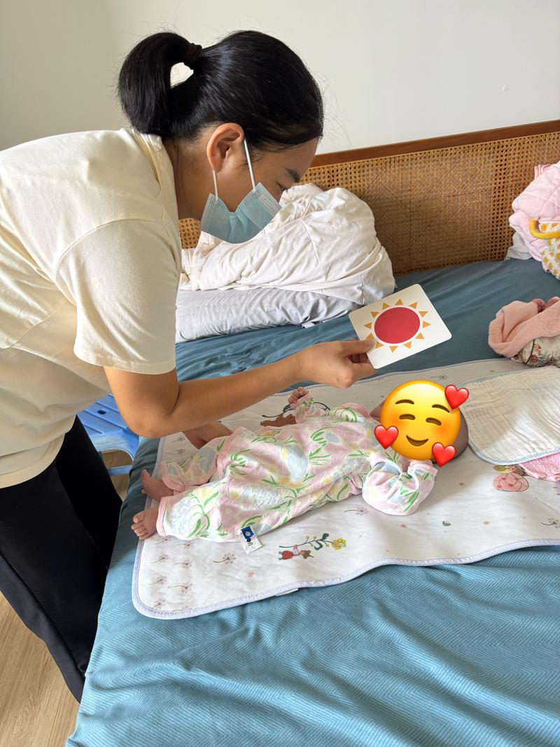 新生儿放床上就手舞足蹈是正常现象还是身体不适？家长该如何科学应对？-第1张图片-郑州医学网