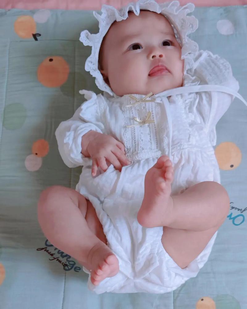 新生儿放床上就手舞足蹈是正常现象还是身体不适？家长该如何科学应对？-第3张图片-郑州医学网